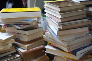 引越しで大量の本をどうする？段ボールの底が抜けない梱包術と整理のコツ