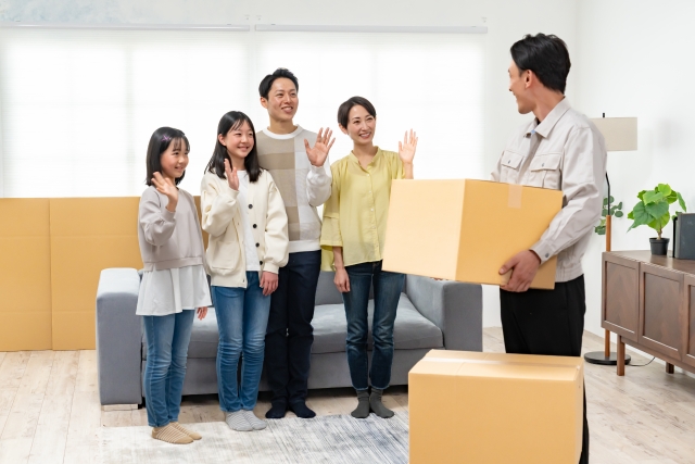 10月の引越し費用はいくら？安くする方法と注意点を徹底解説