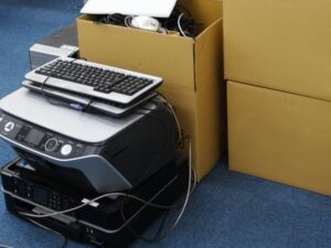 公的機関の業務継続を支援：K広域連合様の夜間・同フロア移設